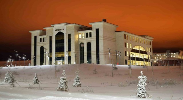 Bayburt Üniversitesi Kütüphanesi 100 bin kayıtlı esere ulaştı