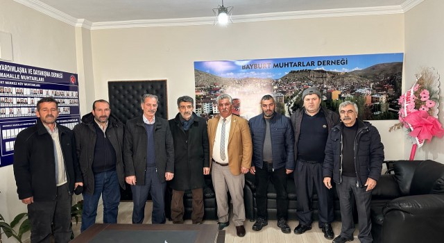 Bayburtta köy ve merkez mahalle muhtarlarının deprem bölgesine yardımları sürüyor