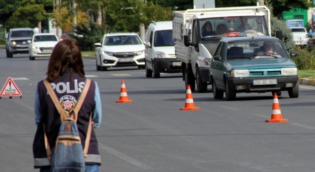 Bayburtta trafiğe kayıtlı araç sayısı 16 bin 485 oldu