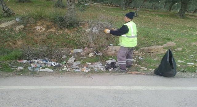 Belediyeden uyarı “Yol kenarlarına küçükte olsa çöp atmayın”