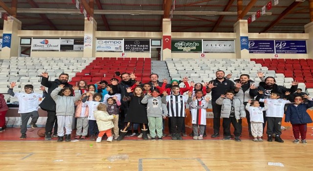 Beşiktaş Kulübünden Kahramanmaraşta depremzedelere destek