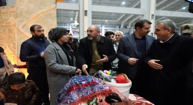 Beyazgül ile Vali Ayhandan depremzedelere ziyaret