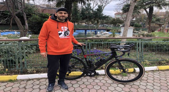 Beylikdüzünden Çanakkaleye mola vermeden 8 saat bisiklet sürdü