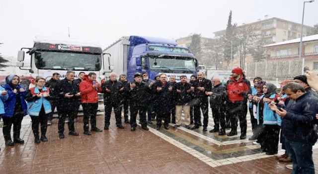 Bilecikten deprem bölgesine 18 yardım tırı gönderildi