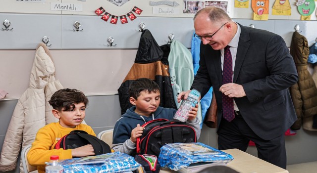 Bin 275 depremzede öğrenci Sivasta ders başı yaptı