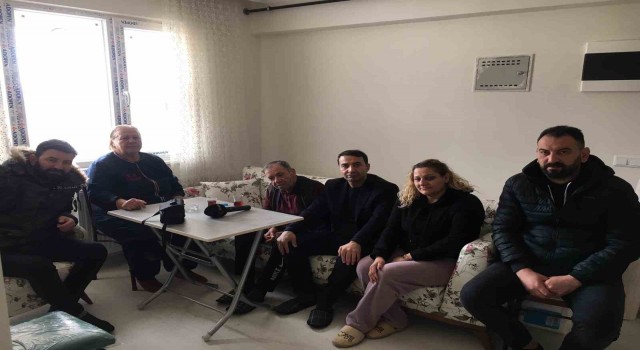Binanın enkazında kalmaktan son anda kurtulan aile o anları anlattı