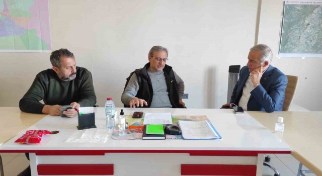 Bingöl Valisi Ekinci, depremzedeler için AFADa bir maaşını bağışladı