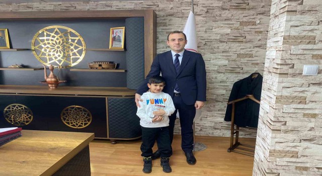 Bisiklet alacağı parasını depremzede kardeşlerine bağışladı