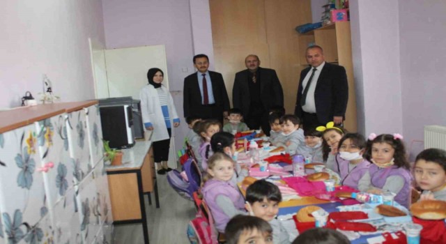 Bolvadinde 9 bin öğrenci ders başı yaptı