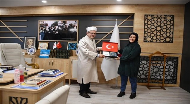 Brezilyalı kadın Müslüman olup, Zeynep ismini aldı