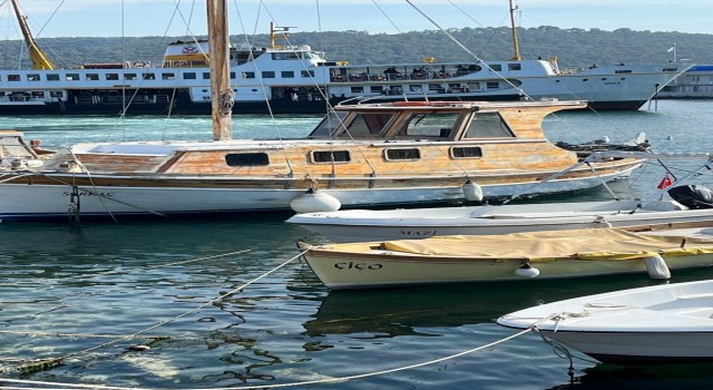 Burgazadada dümeni kilitlenen yolcu vapuru paniğe neden oldu