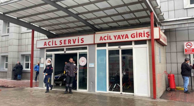 Bursada boşanma aşamasındaki eşini 5 kurşunla vurarak ağır yaraladı