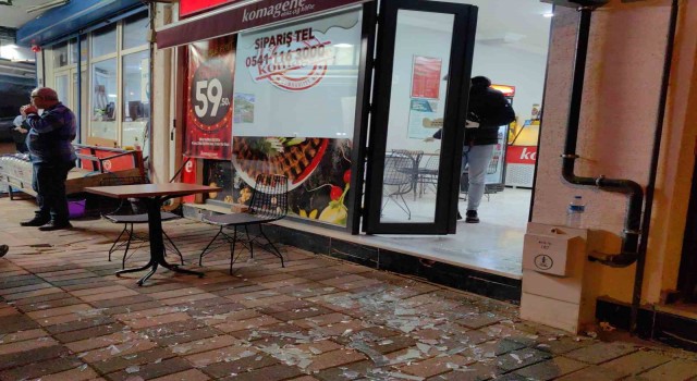 Bursada husumetlilerin satırlı, silahlı kavgasında kan aktı: 1 yaralı