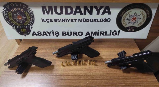 Bursada ruhsatsız silah bulunan 3 kişi hakkında tahkikat başlatıldı