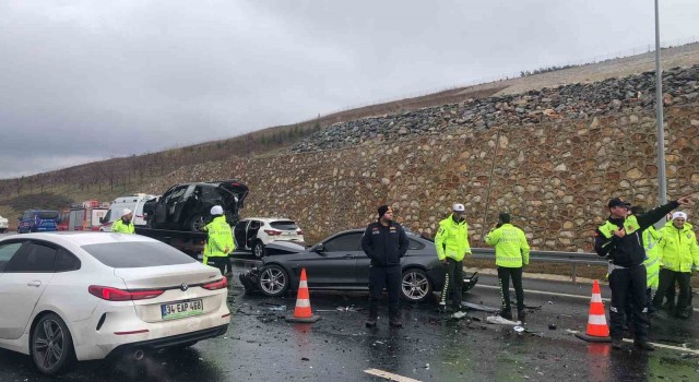 Bursada zincirleme trafik kazası: 4 ölü, 7 yaralı