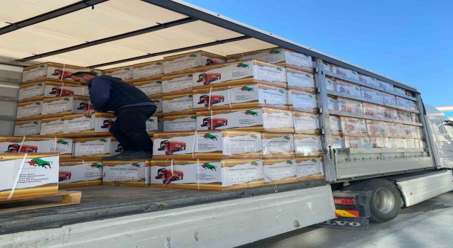 Bursalı inşaat şirketinden yardım bölgesine bir kamyon dolusu teknik malzeme