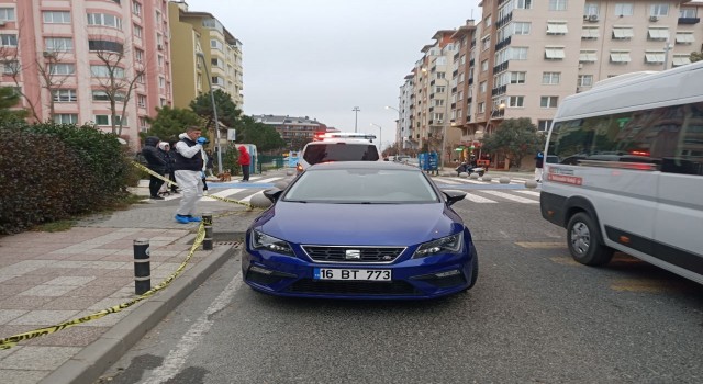 Büyükçekmecede otomobilin içinde battaniyeye sarılı ceset bulundu