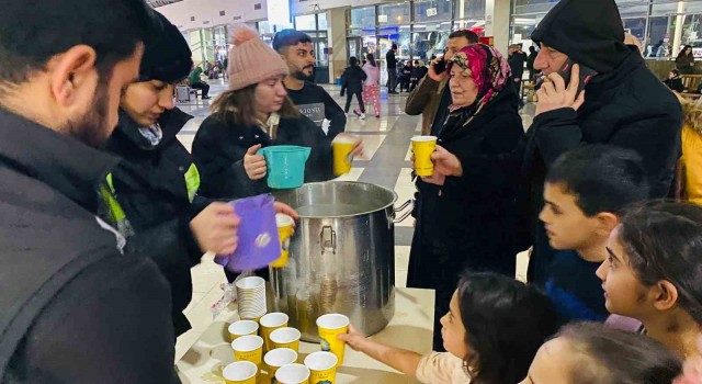 Büyükşehir belediyesi depremzedeler için seferber oldu