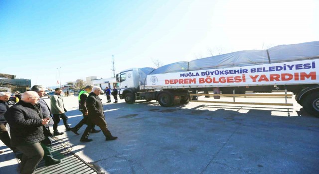 Büyükşehir Belediyesinin yardım tırları yola çıktı