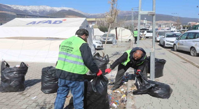 Büyükşehir depremin yaralarını sarmak için yoğun çaba harcıyor