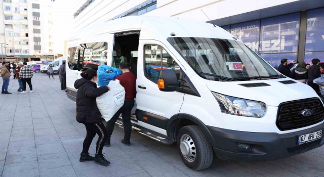 Büyükşehir depremzedelere ulaşım desteği sağlıyor