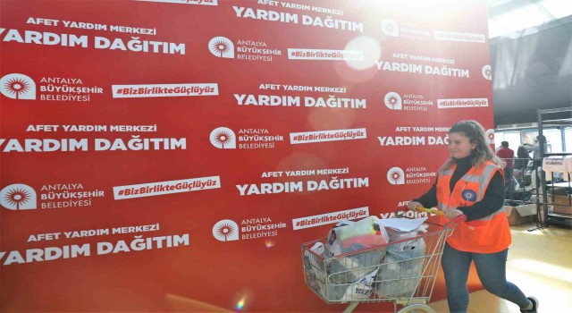 Büyükşehirden 13 bin 574 depremzede aileye yardım