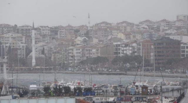 Çanakkalede 9 ilçede okullar tatil edildi