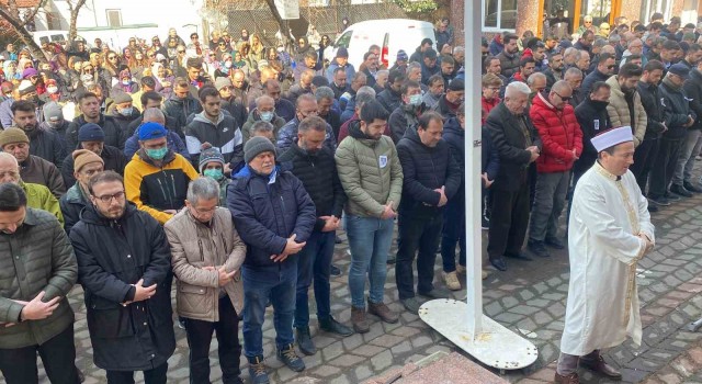 Çanakkalede depremde hayatını kaybedenler için gıyabi cenaze namazı kılındı