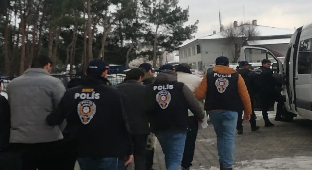 Çanakkalede yasa dışı bahis ve sahtecilik operasyonu: 3 gözaltı