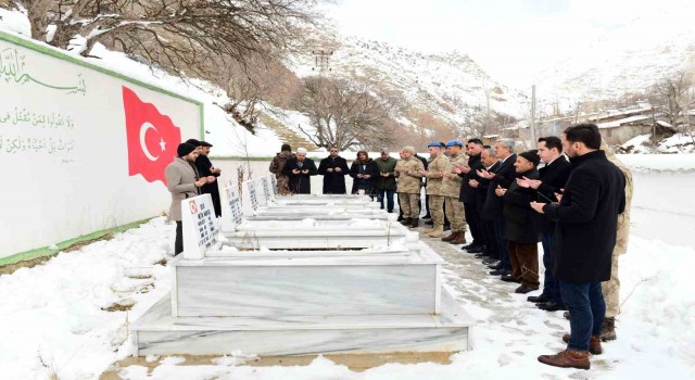 Çatakta çığ şehitleri unutulmadı