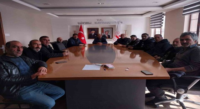 Çayırlıda muhtarlar maaşlarını depremzedeler için bağışladı