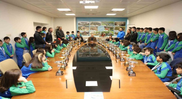 Çayırovanın başarılı sporcularından bir ayda 226 madalya 39 kupa