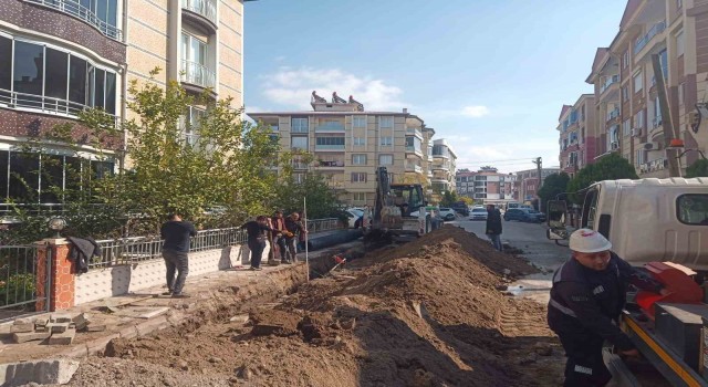 Cennetayağı Mahallesine yeni yağmur suyu hatları döşeniyor