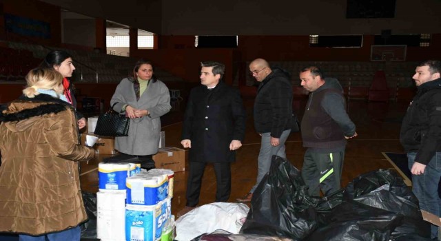 Çeşmede depremzedelere yardım için koordinasyon toplantısı yapıldı