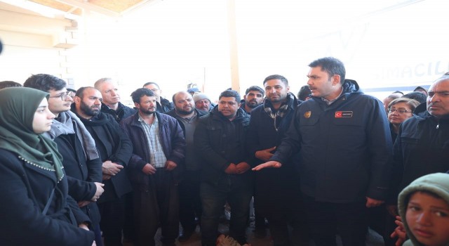 Çevre, Şehircilik ve İklim Değişikliği Bakanı Kurum: Devlet-millet el ele inşallah bu afetin altından kalkacak