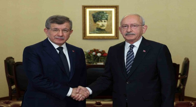 CHP lideri Kılıçdaroğlu Gelecek Partisi lideri Ahmet Davutoğlunu ağırladı