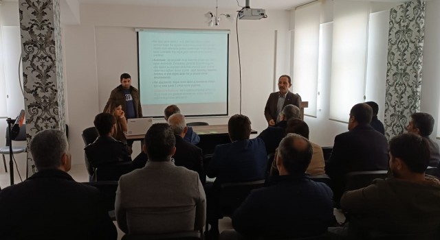 Çiftçilere nar yetiştiriciliği hakkında bilgi verildi