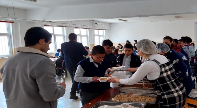 Çıldırdaki öğrencilere ücretsiz yemek hizmeti