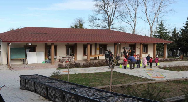 Çocuklar depremin izlerini Atakumda siliyor