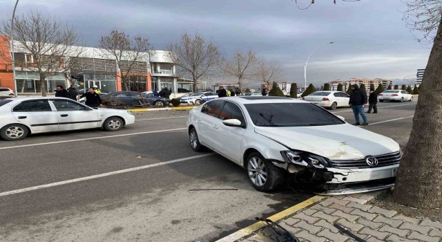 Çorumda zincirleme trafik kazası: 1 yaralı