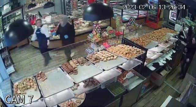 Çorumdaki deprem anı güvenlik kamerasında