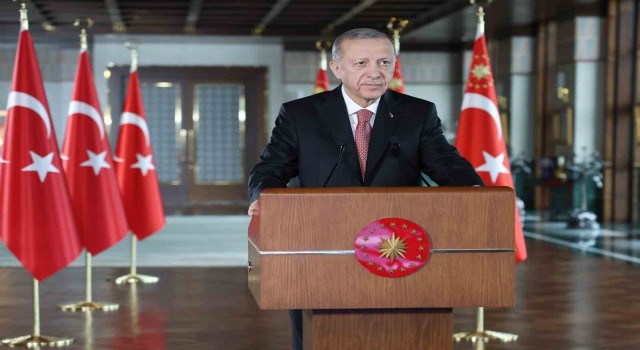 Cumhurbaşkanı Erdoğan: “Türkiyenin bölünmüş yol uzunluğunun 2023te 30 bin kilometre olacak”