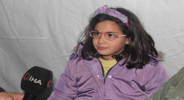 Cumhurbaşkanı ve MHP liderine sarılan minik Eylül yaşadığı sevinci anlattı