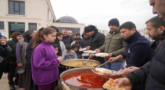 DBB, depremzedelere 775 bin 860 öğün sıcak yemek ulaştırdı