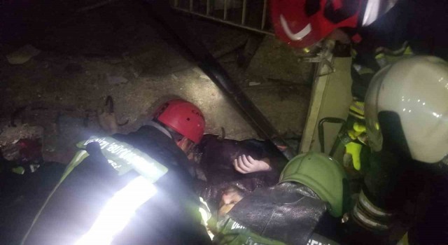 Denizli Büyükşehir Belediyesi ekipleri 10 kişiyi göçükten kurtardı