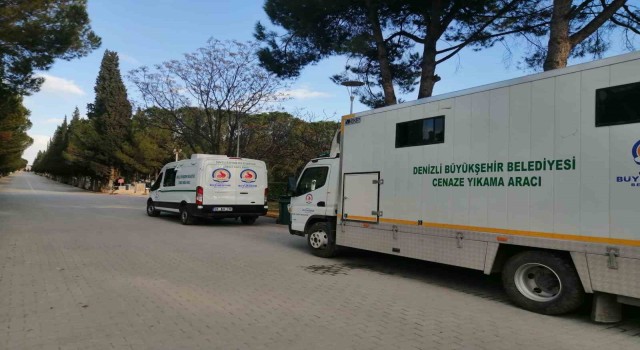 Denizliden deprem bölgesine cenaze araçları gönderildi