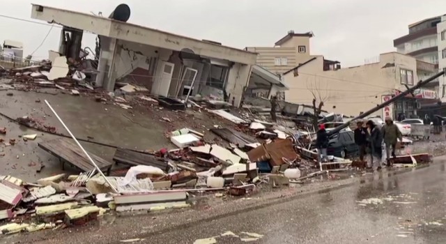 Deprem Adıyamanı yıktı