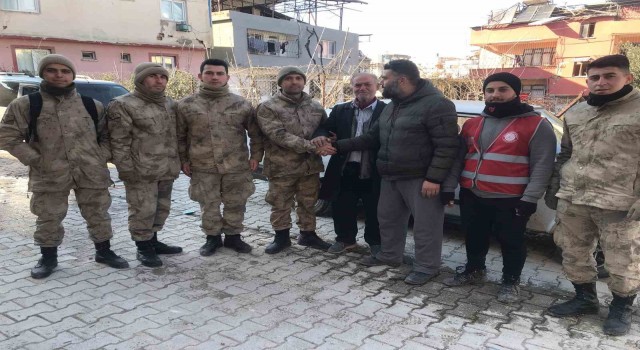 Deprem bölgesinde 3 gündür kayıptı, imdadına jandarma yetişti
