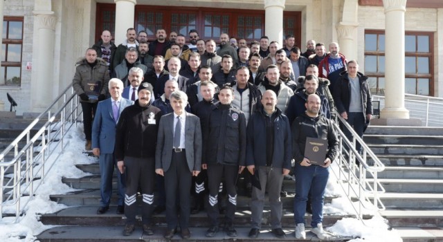 Deprem bölgesinde görevli DPÜ personeline teşekkür belgesi