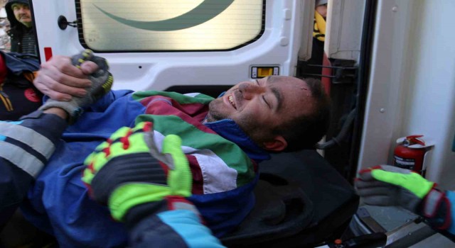 Deprem bölgesinden 54 saat sonra güzel haber